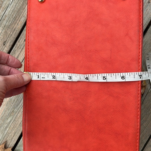 BCBG Paris large vibrant bucket bag - Picture 10 of 11